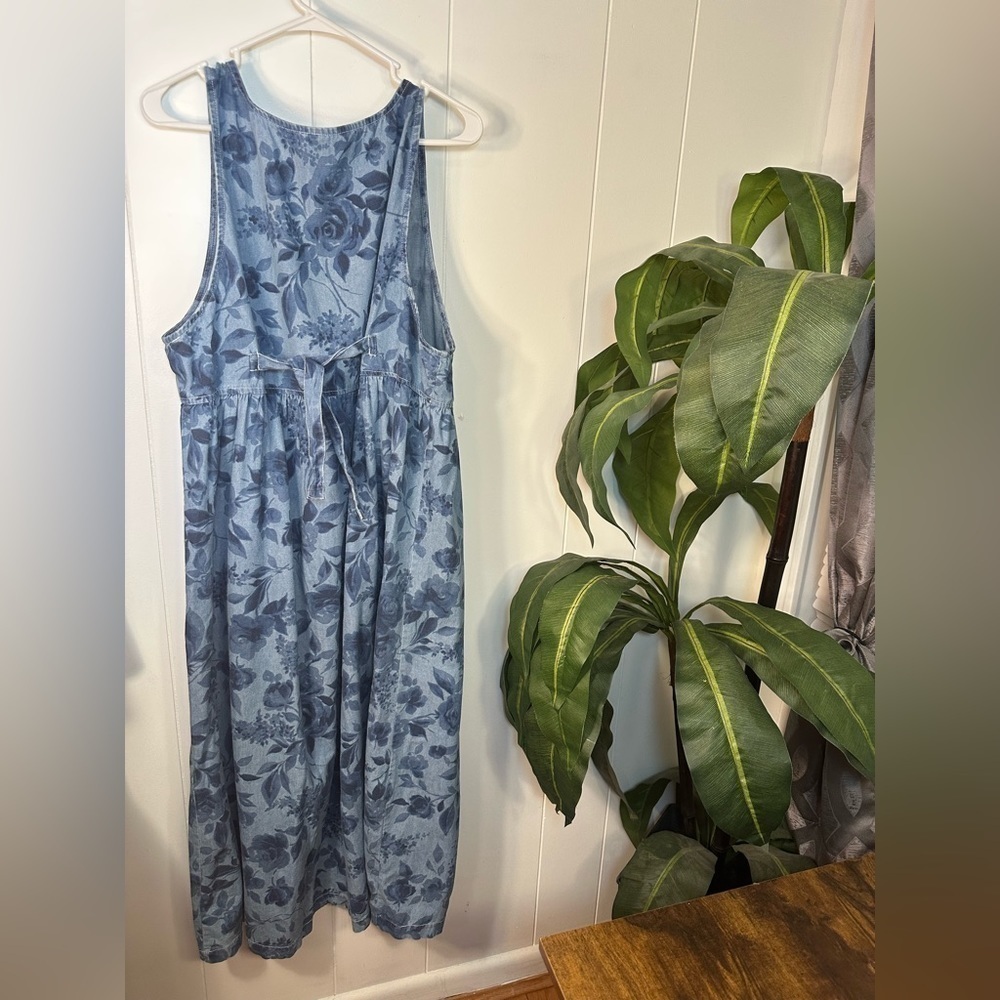 Capacity Women’s XL Denim Floral Dress - Picture 5 of 11